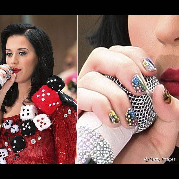 O floral colorido que Katy Perry usou em uma apresenta??o, em 2009, ? uma forma divertida de usar a tend?ncia